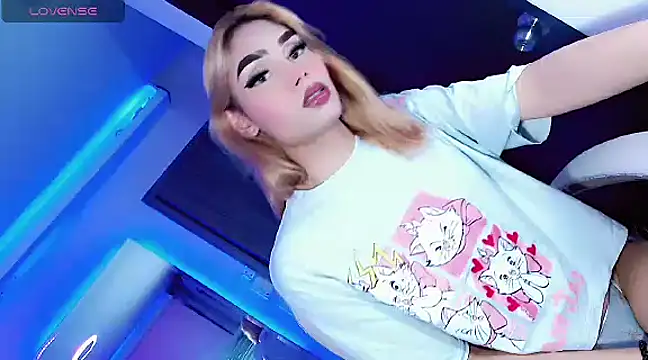 Snapshot of Hallyhott chatting on December 2024 05:59:02 AM Hallyhott online show from December 2024 05:59:02 AM