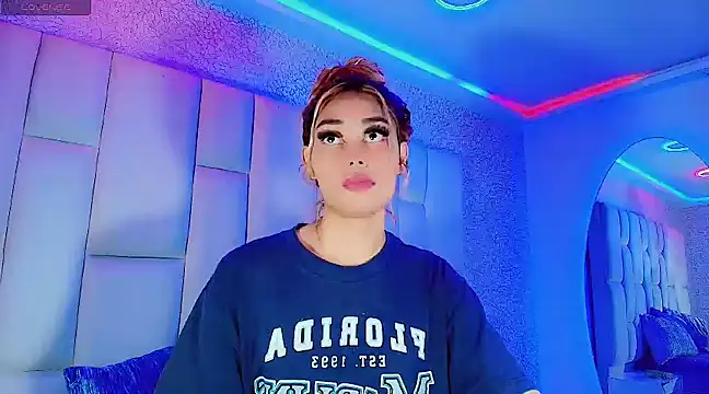 Snapshot of Hallyhott chatting on March 2025 10:59:02 AM Hallyhott online show from March 2025 10:59:02 AM