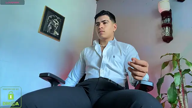 Adrian Mill3r online show from November 2025 04:50:01 PM