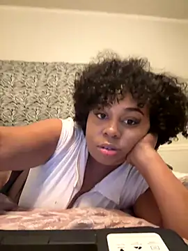 Snapshot of camiliaskye chatting on October 2025 03:27:01 AM camiliaskye online show from October 2025 03:27:01 AM