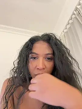 IamCrystal2 online show from May 2026 12:18:01 AM