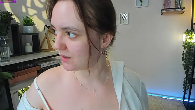 Snapshot of Lella_Ryann_ chatting on May 2026 10:50:01 PM Lella Ryann online show from May 2026 10:50:01 PM