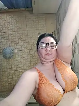 Holly-69 online show from April 2026 12:47:01 PM