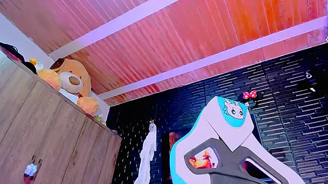 missycanoo online show from September 2025 02:19:01 PM