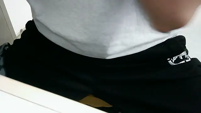 Snapshot of XiaoGuoGuo284512 chatting on January 2025 08:43:01 AM XiaoGuoGuo284512 online show from January 2025 08:43:01 AM