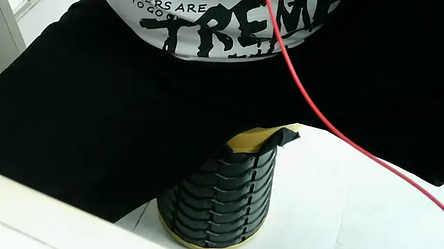 Snapshot of XiaoGuoGuo284512 chatting on December 2025 01:47:01 AM XiaoGuoGuo284512 online show from December 2025 01:47:01 AM