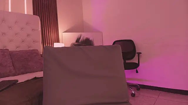 Snapshot of alisson_sanders chatting on February 2026 01:18:01 PM alisson sanders online show from February 2026 01:18:01 PM