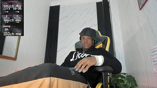 Snapshot of TOWERS21_ chatting on January 2025 08:32:02 PM TOWERS21 online show from January 2025 08:32:02 PM