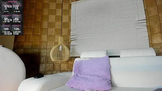 Snapshot of TOWERS21_ chatting on January 2025 08:43:02 PM TOWERS21 online show from January 2025 08:43:02 PM