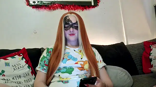 Snapshot of LexiSnowUK chatting on December 2024 07:12:02 PM LexiSnowUK online show from December 2024 07:12:02 PM