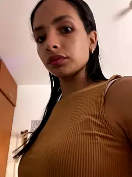 Snapshot of AnnitaSerna_ chatting on September 2025 01:27:01 PM AnnitaSerna online show from September 2025 01:27:01 PM
