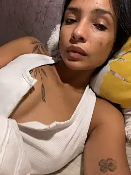 Snapshot of AnnitaSerna_ chatting on October 2025 06:21:02 AM AnnitaSerna online show from October 2025 06:21:02 AM