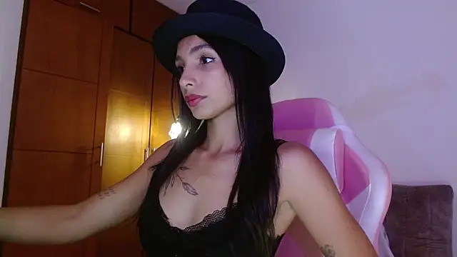 AnnitaSerna  online show from October 2025 01:56:01 PM