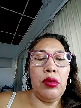 anniecoopeer online show from February 2025 12:24:01 PM