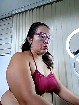 anniecoopeer online show from February 2025 07:16:01 PM