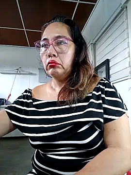 anniecoopeer online show from March 2025 03:26:01 PM