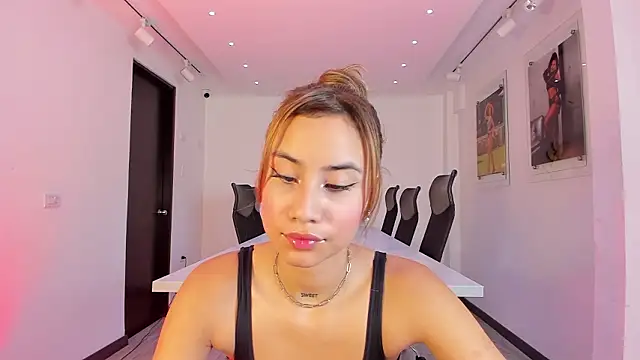 Snapshot of NairobiLee chatting on February 2026 10:20:02 AM NairobiLee online show from February 2026 10:20:02 AM