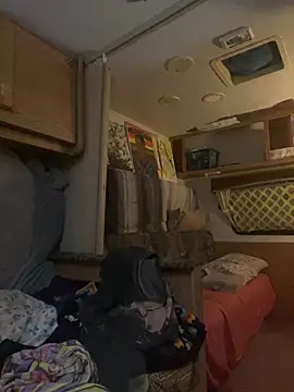 Snapshot of HoneyBdaQueen chatting on December 2024 04:30:01 PM HoneyBdaQueen online show from December 2024 04:30:01 PM