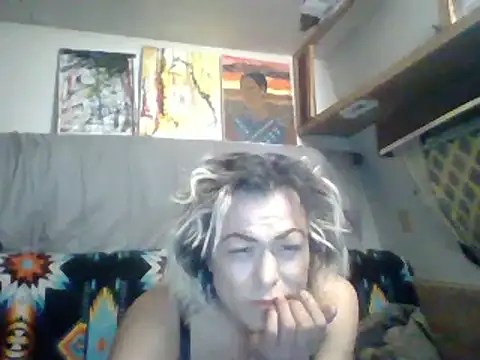 Snapshot of HoneyBdaQueen chatting on January 2025 06:12:01 AM HoneyBdaQueen online show from January 2025 06:12:01 AM