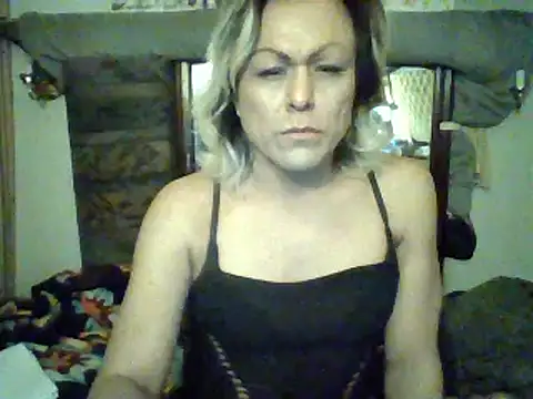 Snapshot of HoneyBdaQueen chatting on February 2025 08:31:02 AM HoneyBdaQueen online show from February 2025 08:31:02 AM