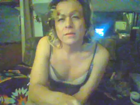 Snapshot of HoneyBdaQueen chatting on March 2025 01:51:01 PM HoneyBdaQueen online show from March 2025 01:51:01 PM