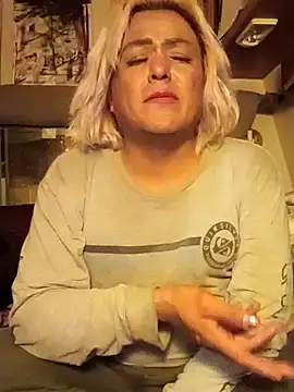 Snapshot of HoneyBdaQueen chatting on September 2025 03:34:01 AM HoneyBdaQueen online show from September 2025 03:34:01 AM