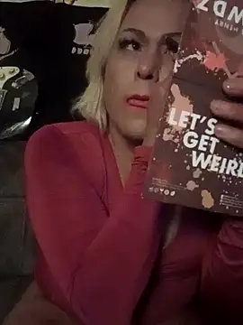 Snapshot of HoneyBdaQueen chatting on November 2025 08:16:02 AM HoneyBdaQueen online show from November 2025 08:16:02 AM