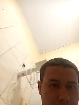 Snapshot of Mateus3040 chatting on December 2024 09:28:01 PM Mateus3040 online show from December 2024 09:28:01 PM