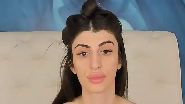 SkinnyDolly online show from December 2025 03:11:01 AM