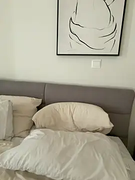 emma05 online show from April 2026 06:11:01 AM