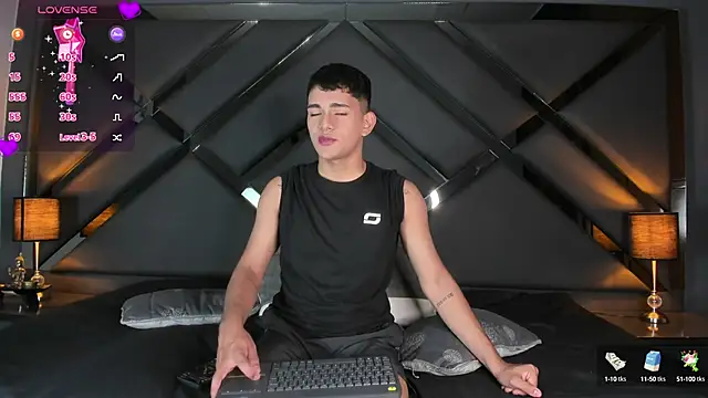 ander deimond  online show from December 2024 01:11:01 PM