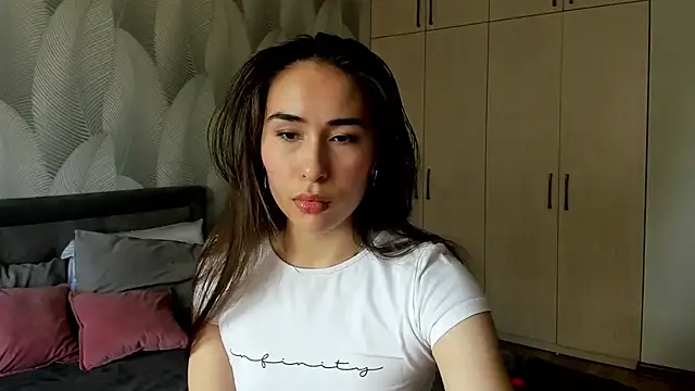 Snapshot of Bambiii_bby chatting on June 2026 06:26:02 AM Bambiii bby online show from June 2026 06:26:02 AM