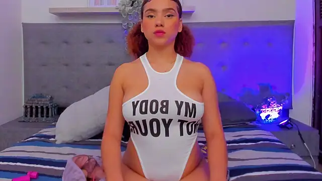 JulianaWaldo online show from November 2025 03:34:01 PM