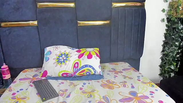 skaysanchez1 online show from March 2026 07:54:01 PM