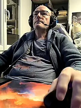 bogland33 online show from November 2025 06:10:01 PM