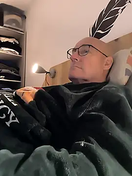 bogland33 online show from November 2025 09:58:02 PM