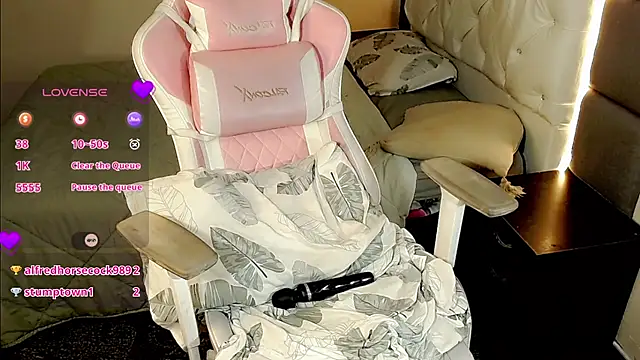 Snapshot of MimiRodriguez chatting on January 2025 04:49:01 AM MimiRodriguez online show from January 2025 04:49:01 AM