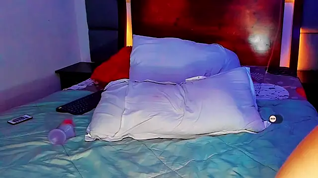 Snapshot of MimiRodriguez chatting on February 2025 10:06:02 AM MimiRodriguez online show from February 2025 10:06:02 AM