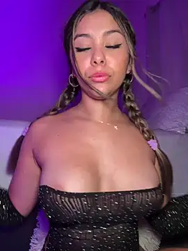 tuckersabrina online show from March 2025 02:44:02 PM