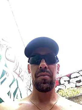 Snapshot of dantedesirexx chatting on January 2025 06:38:01 PM dantedesirexx online show from January 2025 06:38:01 PM