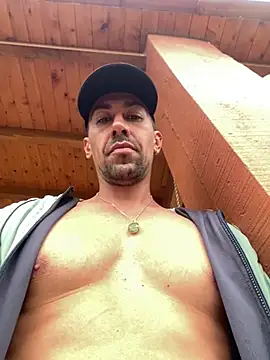 Snapshot of dantedesirexx chatting on February 2025 08:39:01 PM dantedesirexx online show from February 2025 08:39:01 PM