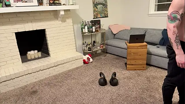 Snapshot of DaddydayDrinkzz chatting on January 2025 06:33:02 AM DaddydayDrinkzz online show from January 2025 06:33:02 AM