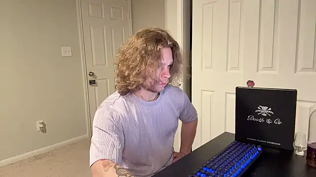 Snapshot of DaddydayDrinkzz chatting on March 2025 06:07:02 AM DaddydayDrinkzz online show from March 2025 06:07:02 AM