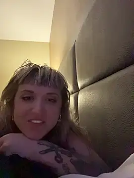 Snapshot of Babette_xox chatting on May 2026 08:33:01 AM Babette xox online show from May 2026 08:33:01 AM