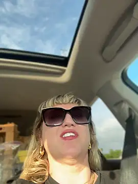 Snapshot of Babette_xox chatting on June 2026 12:01:02 AM Babette xox online show from June 2026 12:01:02 AM