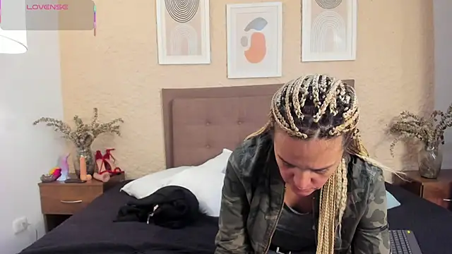 CarolinaGlamour online show from September 2025 02:59:01 AM