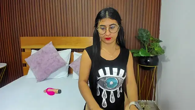 evelin leroy online show from March 2025 03:07:02 PM