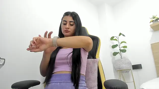 Snapshot of evelin_leroy chatting on February 2026 12:06:02 PM evelin leroy online show from February 2026 12:06:02 PM