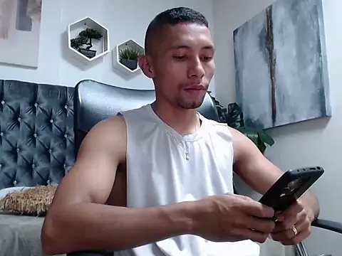 Snapshot of richar_voller chatting on October 2025 02:58:02 PM richar voller online show from October 2025 02:58:02 PM