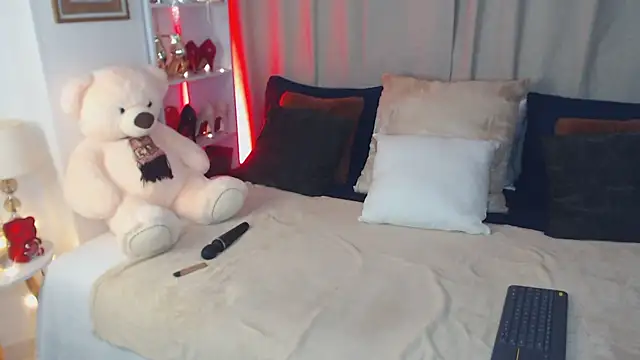 Snapshot of AnnaRouge chatting on February 2026 02:34:02 AM AnnaRouge online show from February 2026 02:34:02 AM